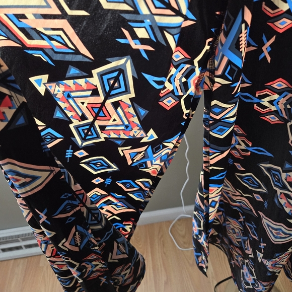 LulaRoe Kimono sz Medium - Picture 2 of 5